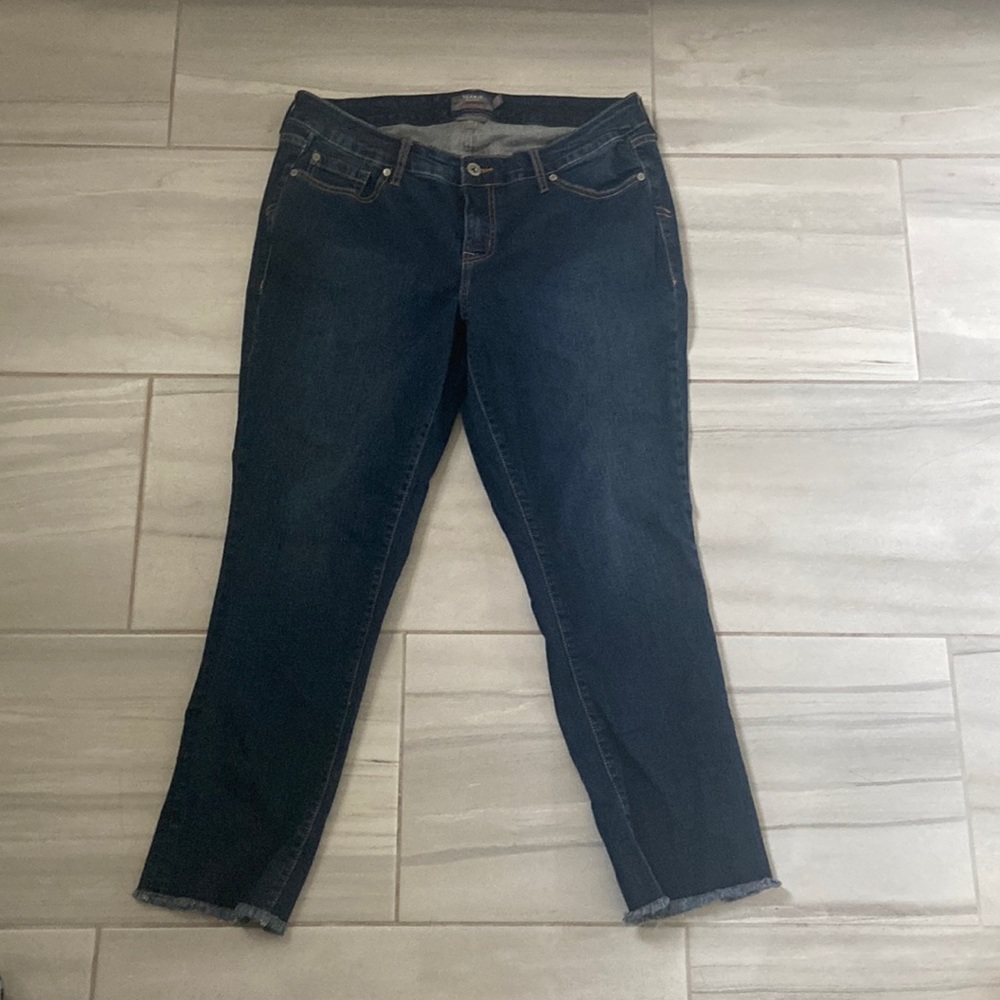 Torrid cropped boyfriend vintage stretch jeans
